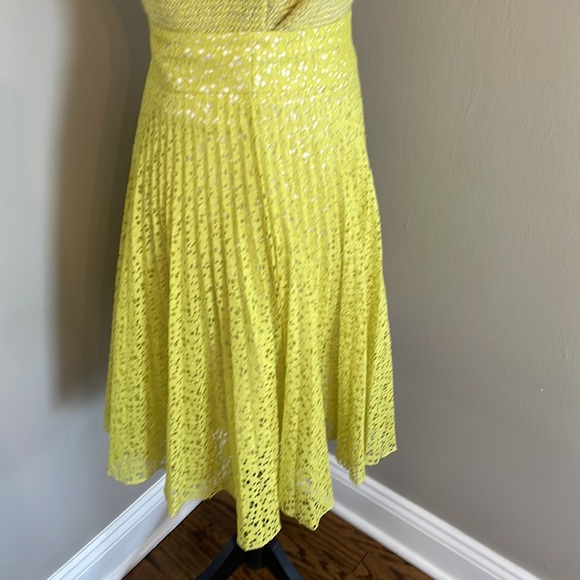 Karen Millen lace skirt - Picture 3 of 8